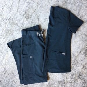 Figs Dark Harbor Scrubs Set in Small